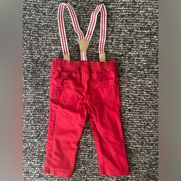 Red overalls - Picture 2 of 2